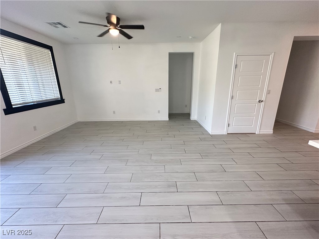 9565 Camelback Creek Drive Property Photo 3