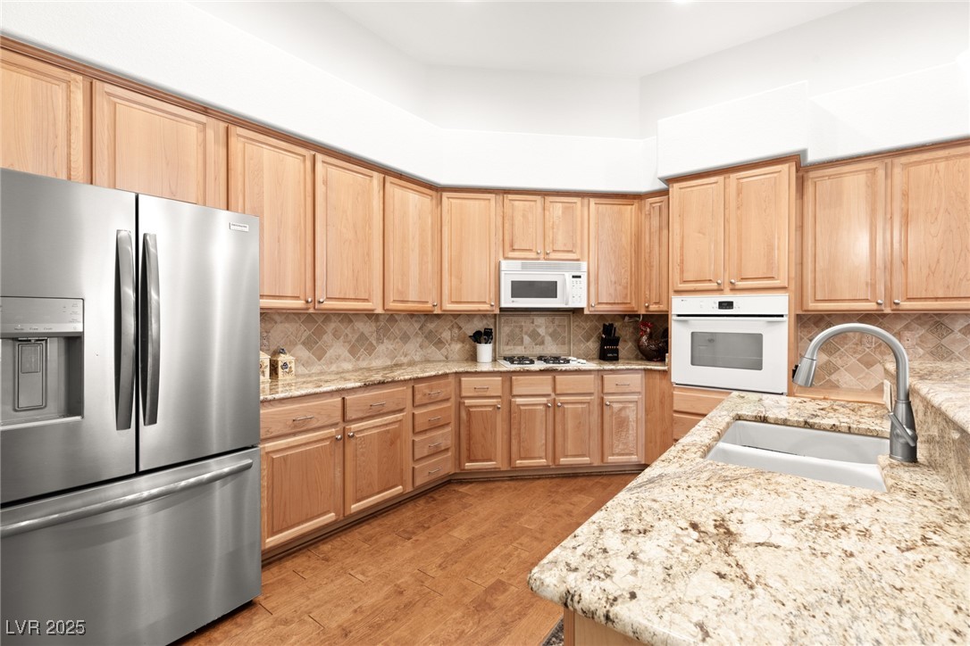 2052 Sinfonia Avenue Property Photo 12