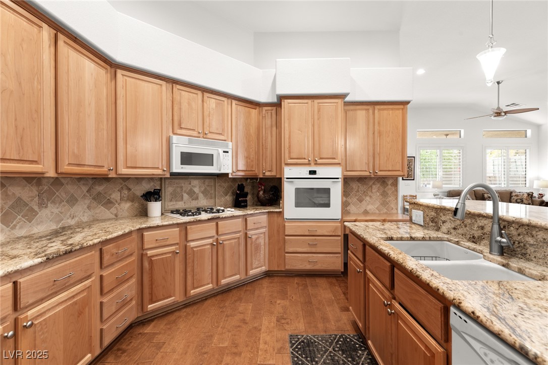 2052 Sinfonia Avenue Property Photo 13