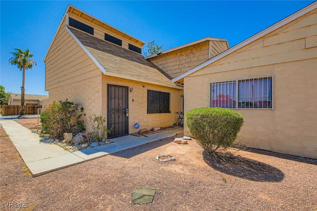 5125 Gray Lane B Property Photo