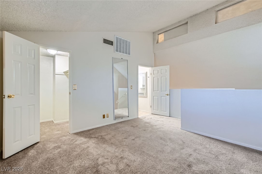 5125 Gray Lane B Property Photo 8