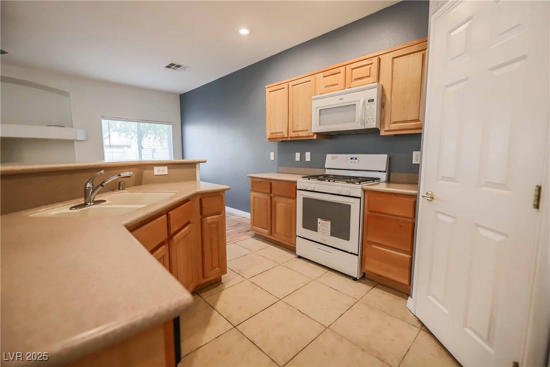 9982 Aspen Rose Street 103 Property Photo 11