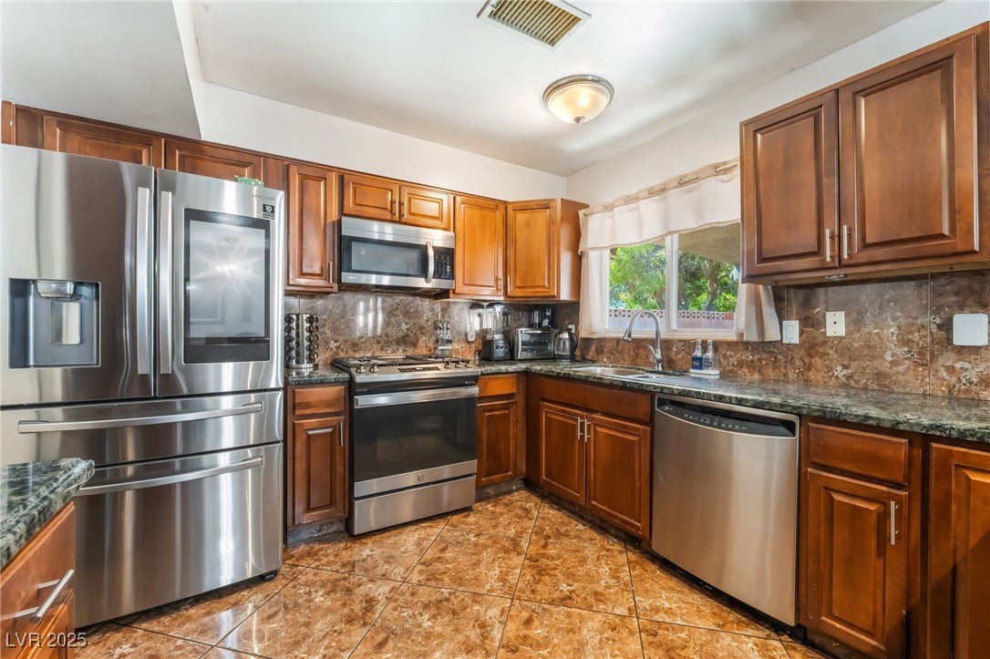 170 Palisade Avenue Property Photo 13