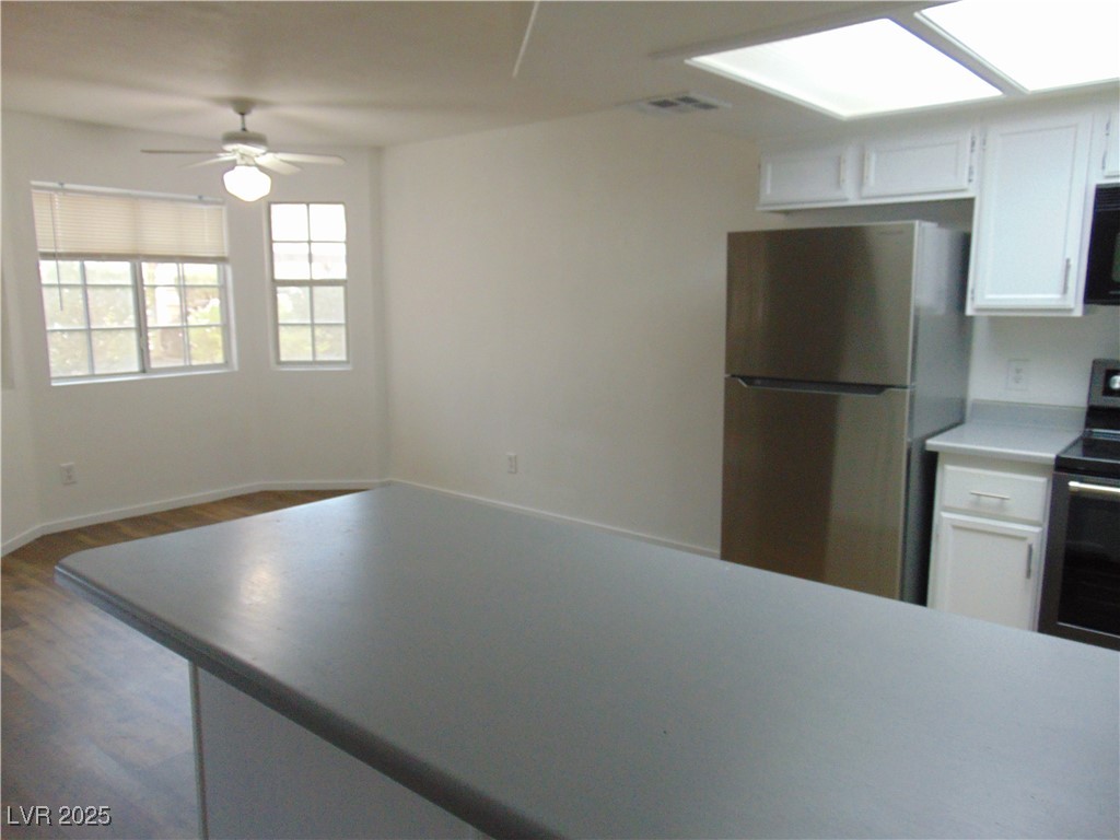 8410 Eldora Avenue 1050 Property Photo 9