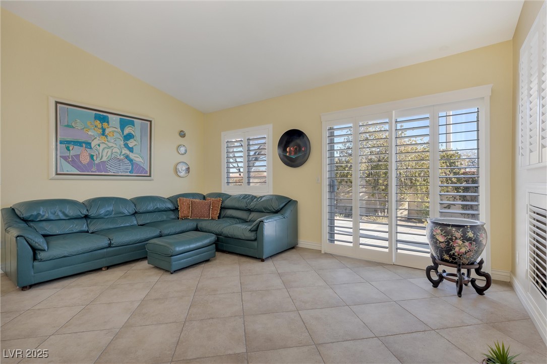 9800 Panorama Cliff Drive Property Photo 8