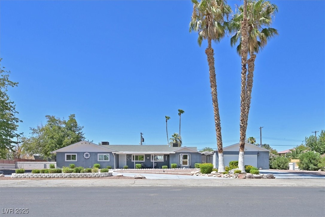 1885 Valley Drive Property Photo