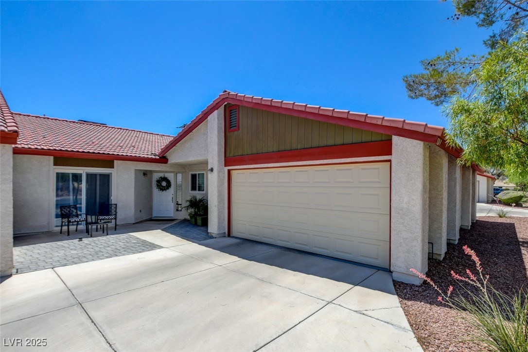 5260 Dickens Drive Property Photo 1