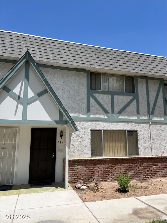 241 Pecos Way Property Photo 1
