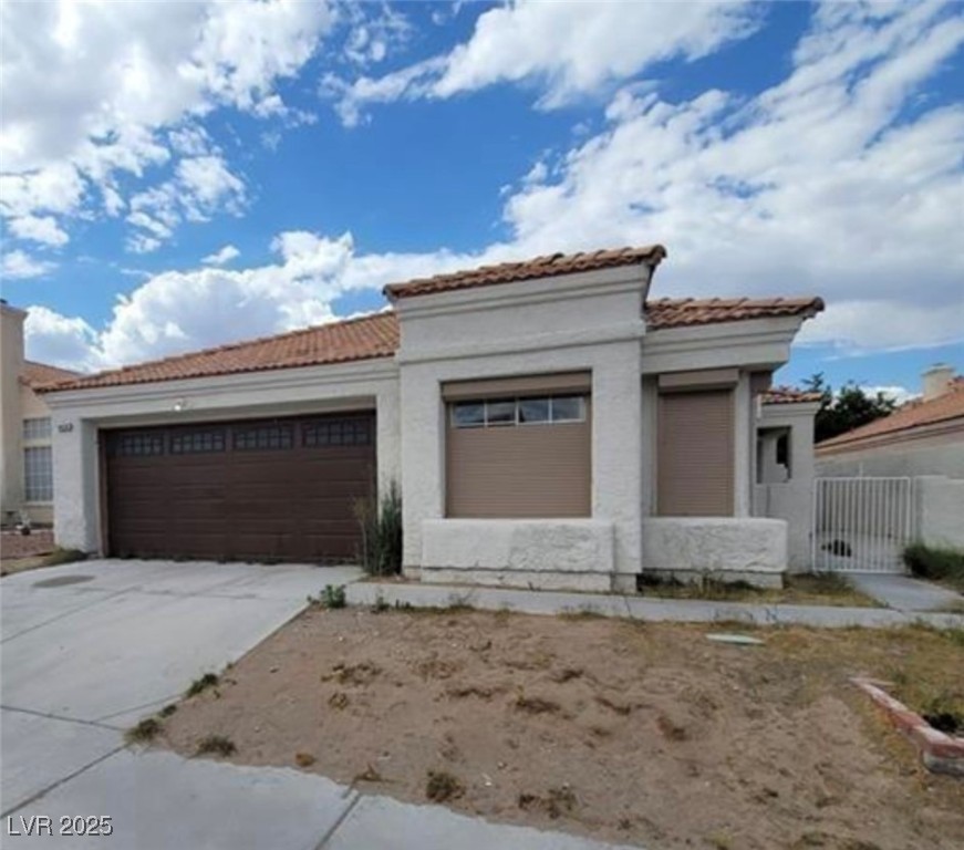 9820 Cross Creek Way Property Photo 1
