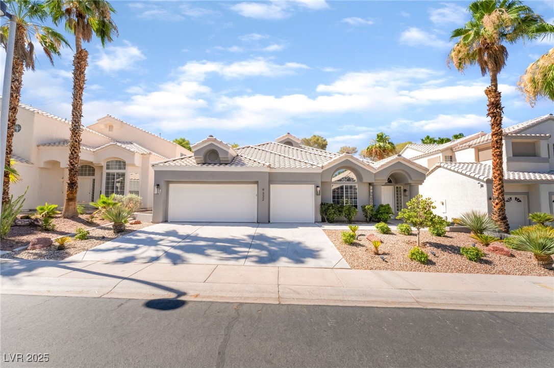 9332 Sienna Vista Drive Property Photo 1