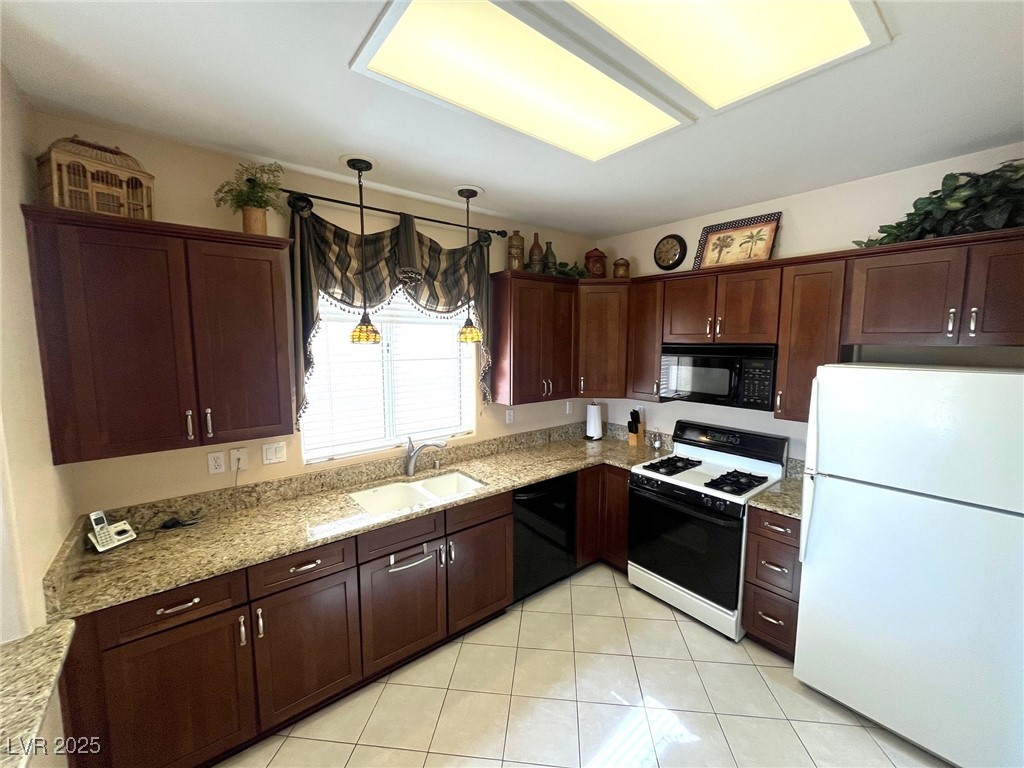 10525 Mission Lakes Avenue Property Photo 2