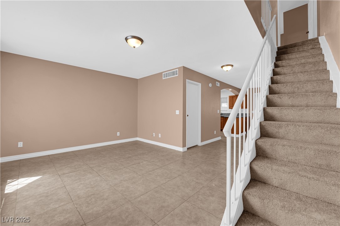 867 Flagstone Way Property Photo 4