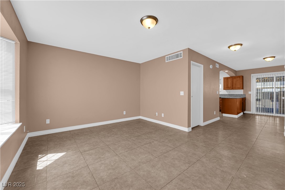 867 Flagstone Way Property Photo 8
