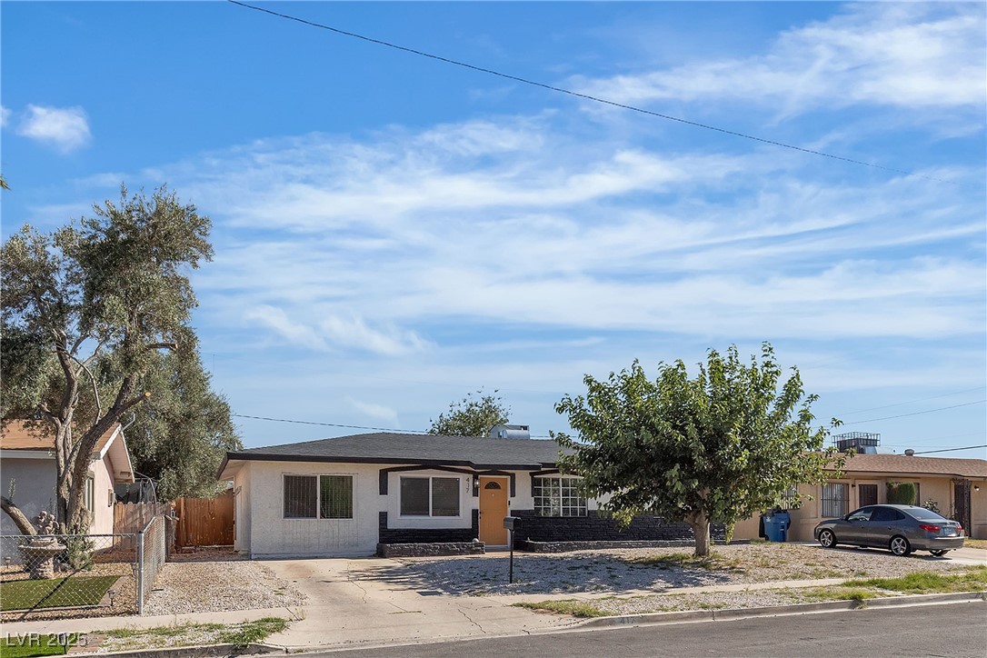417 Freeman Avenue Property Photo 1