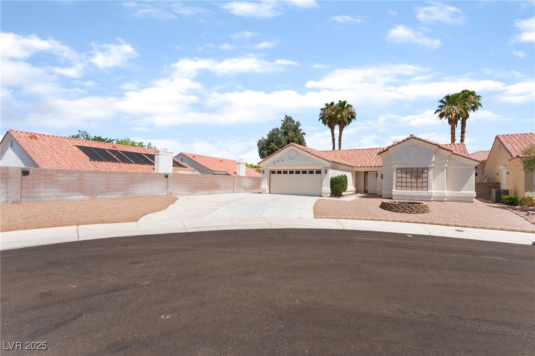 5124 Appealing Court Property Photo 1