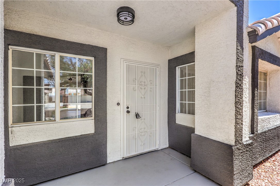 6256 Hill Haven Avenue Property Photo 4