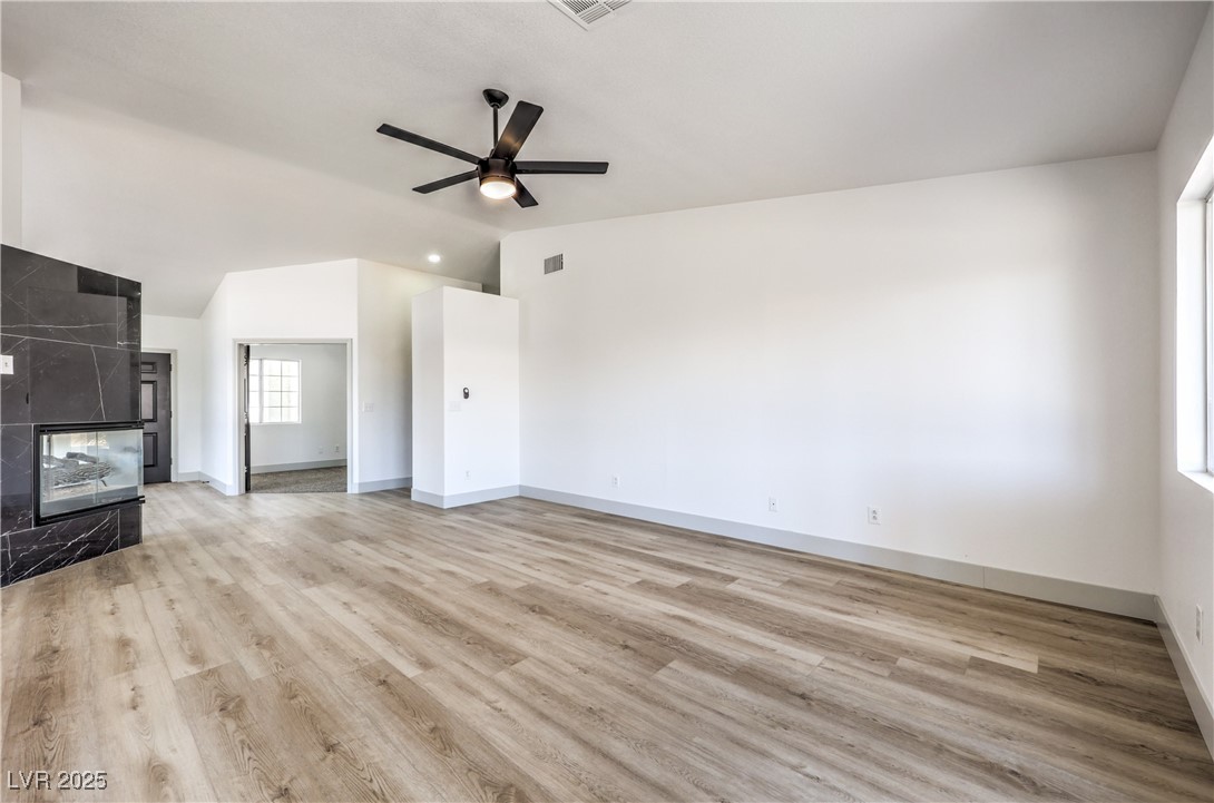 6256 Hill Haven Avenue Property Photo 9