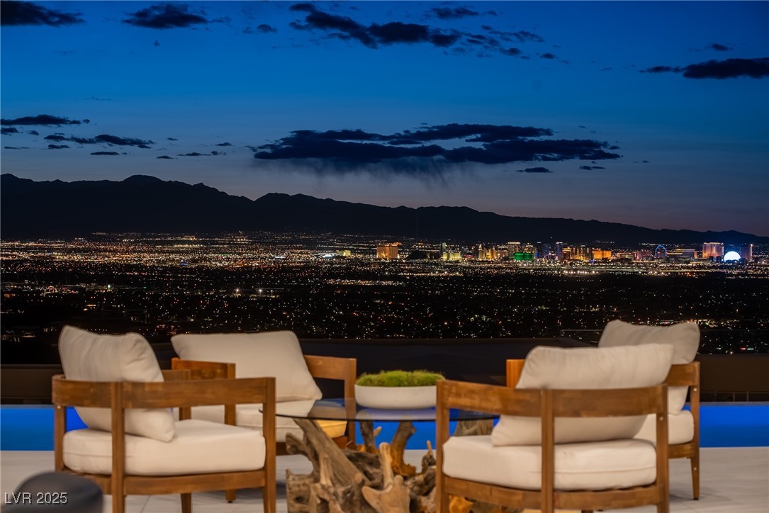 667 Palisade Rim Drive Property Photo 1