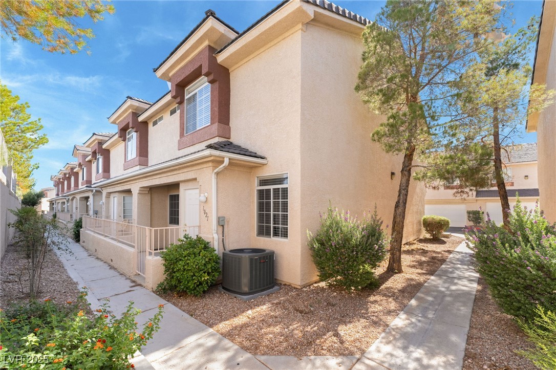 1021 Nevada Sky Street Property Photo 1