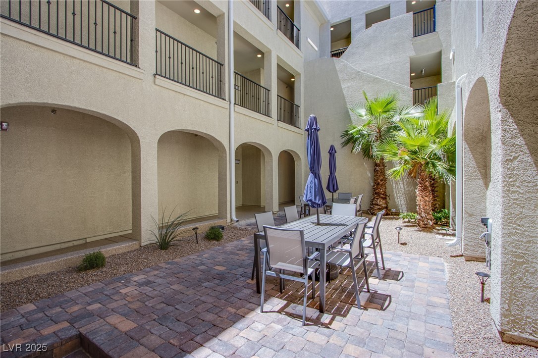 2555 Hampton Road 11201 Property Photo 1