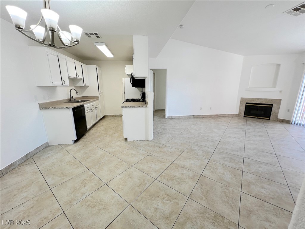 4730 East CRAIG Road 2069 Property Photo 1