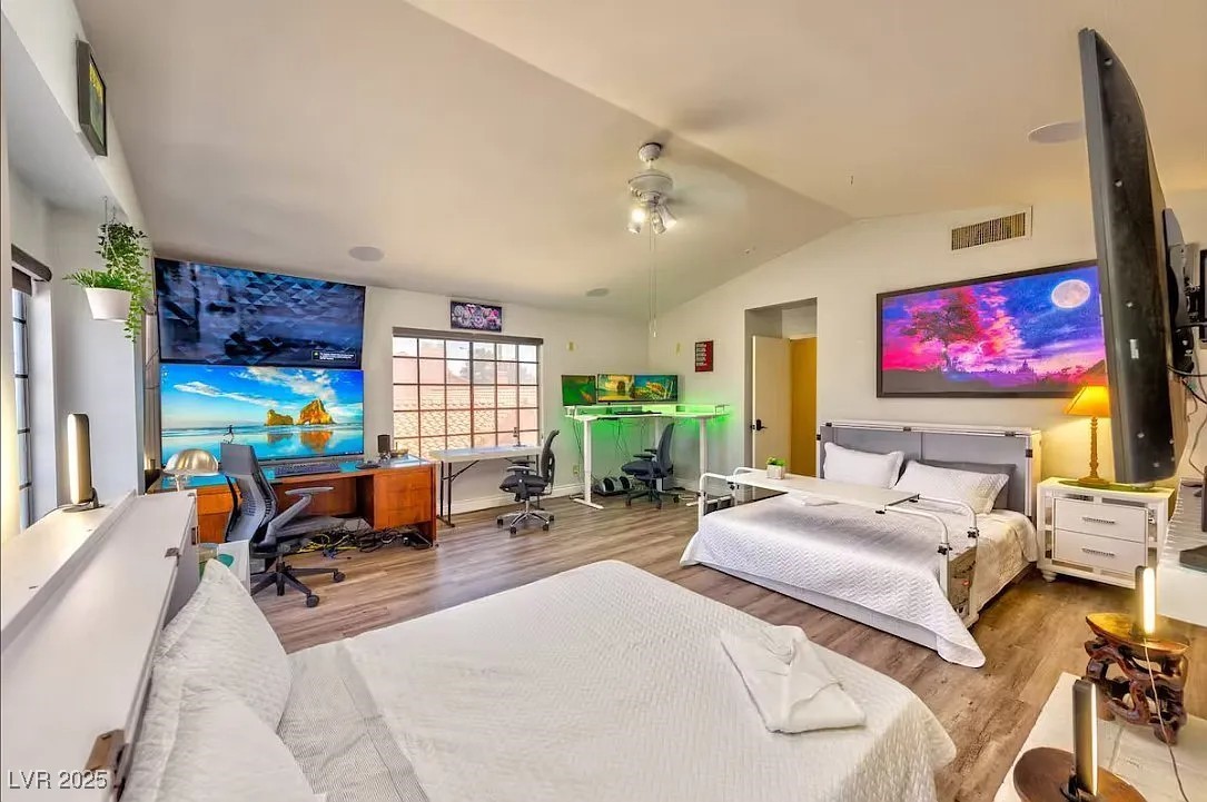 4823 Illustrious Street Property Photo 5