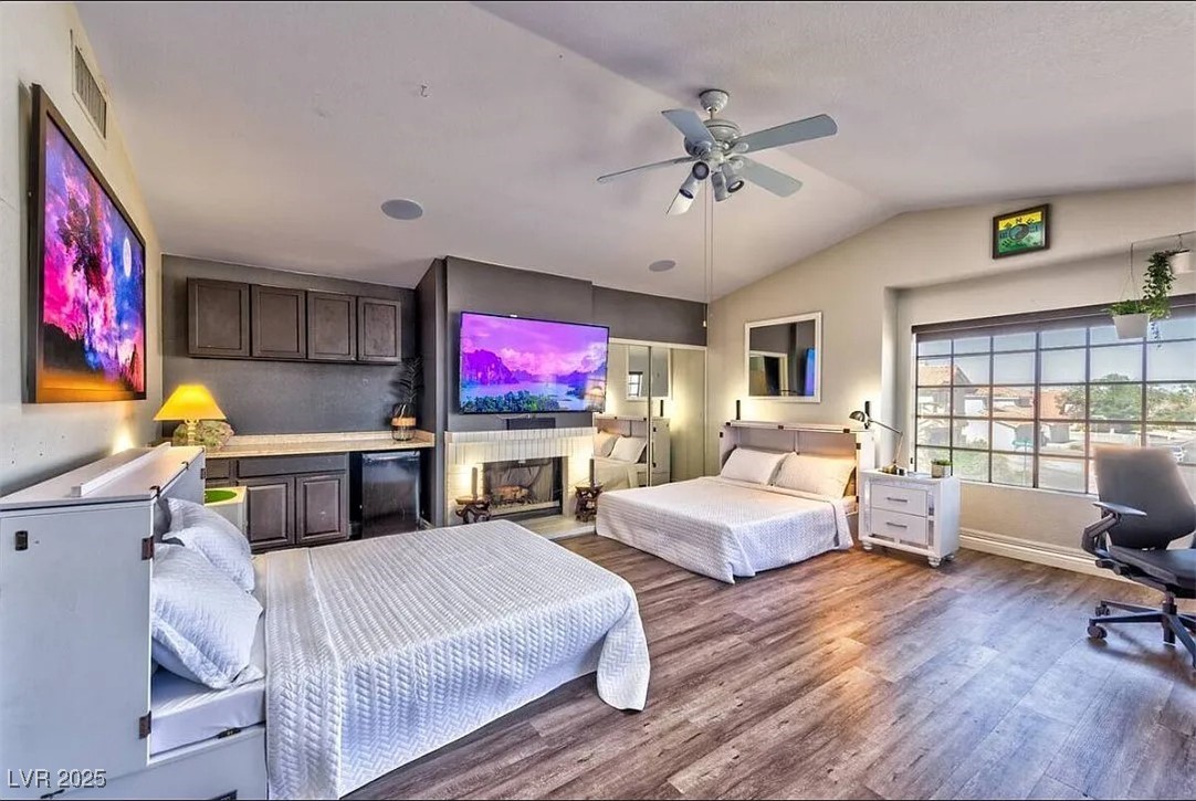 4823 Illustrious Street Property Photo 6