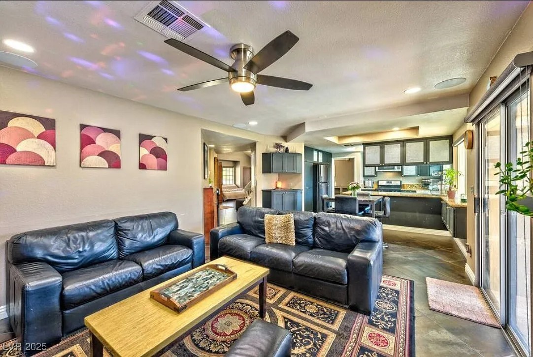 4823 Illustrious Street Property Photo 11