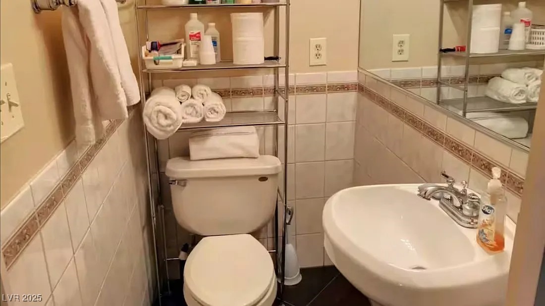 4823 Illustrious Street Property Photo 28