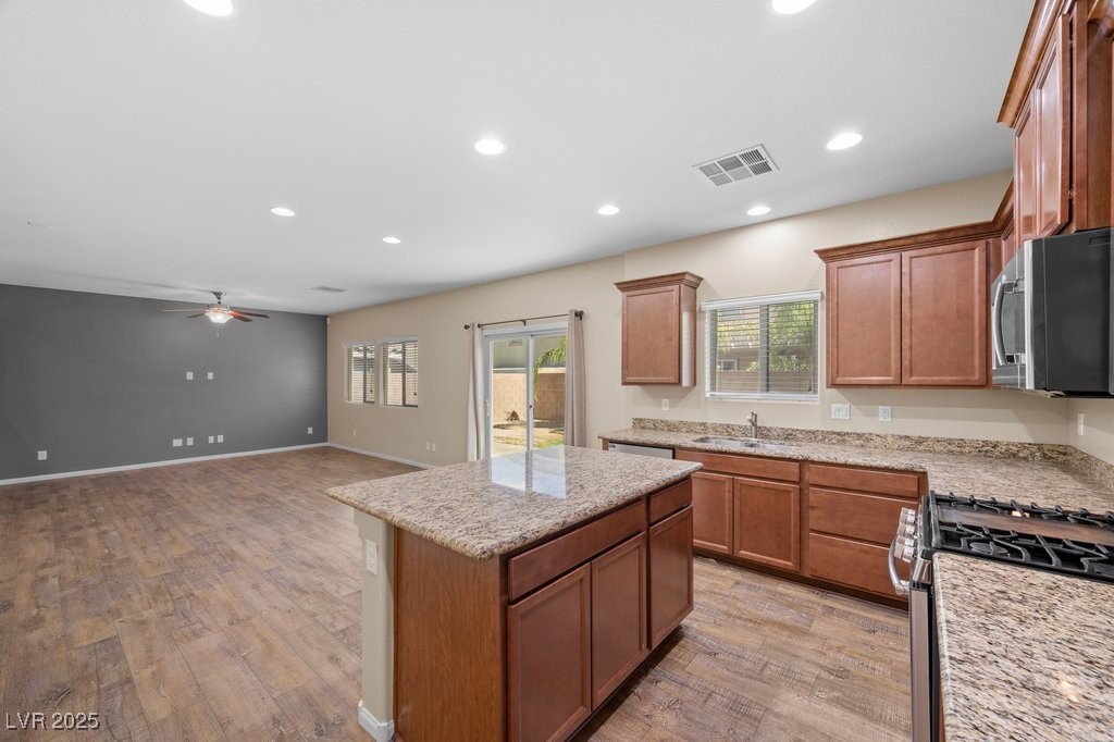 9127 Island Wolf Avenue Property Photo 12