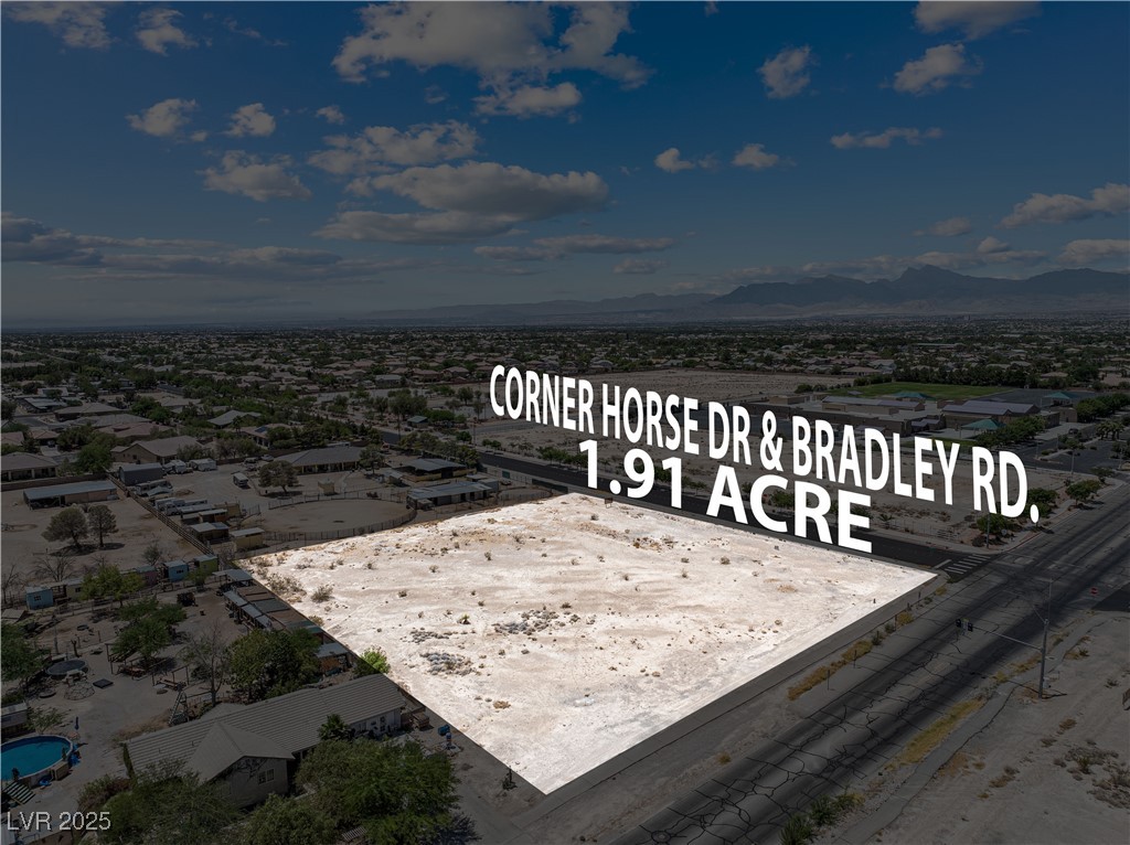 Horse & Bradley Property Photo 1