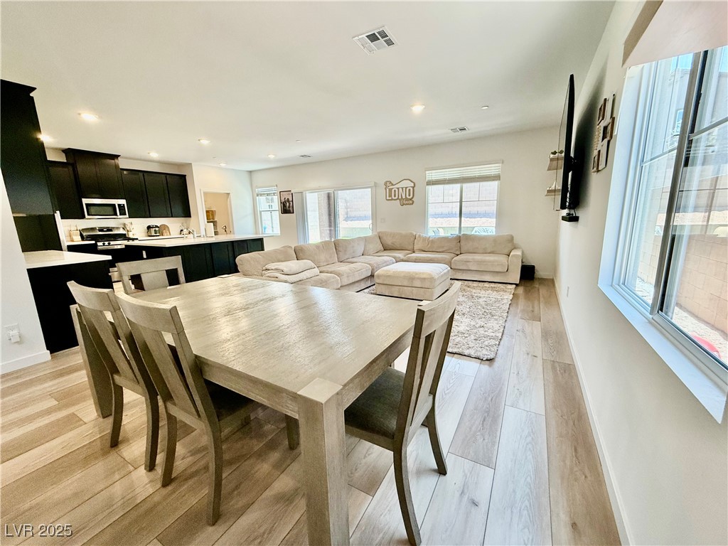 137 Rohan Crest Avenue Property Photo 3