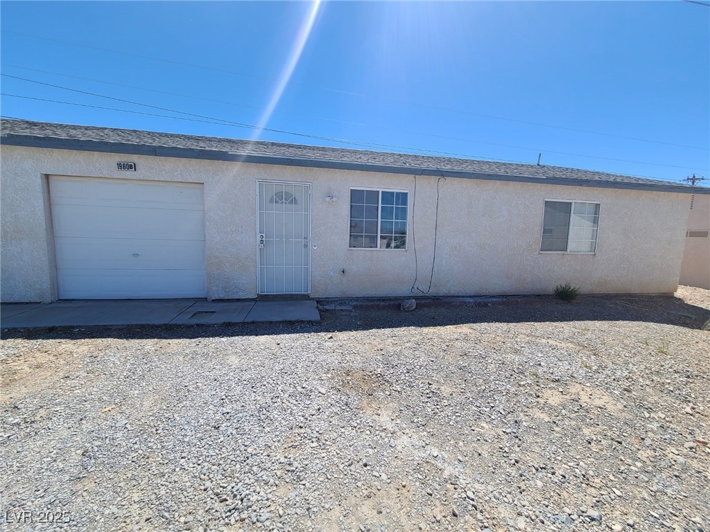 1960 Haiwee Street B Property Photo 1