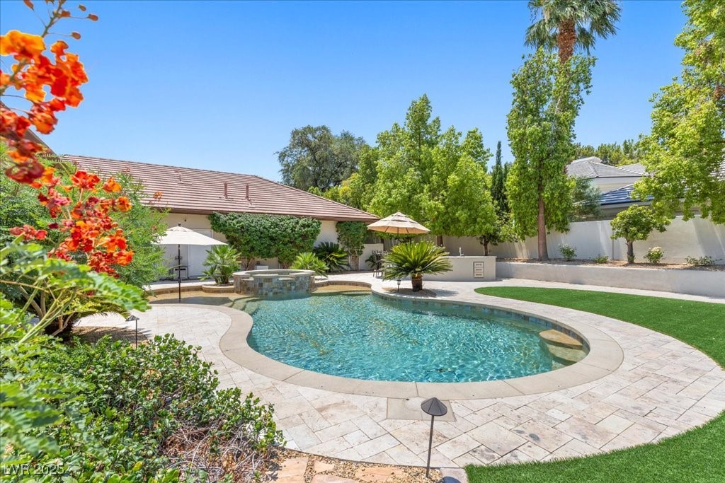 2330 Caserta Court Property Photo 1