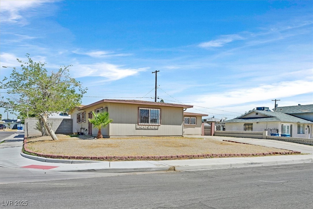 6164 Cromwell Avenue Property Photo 1