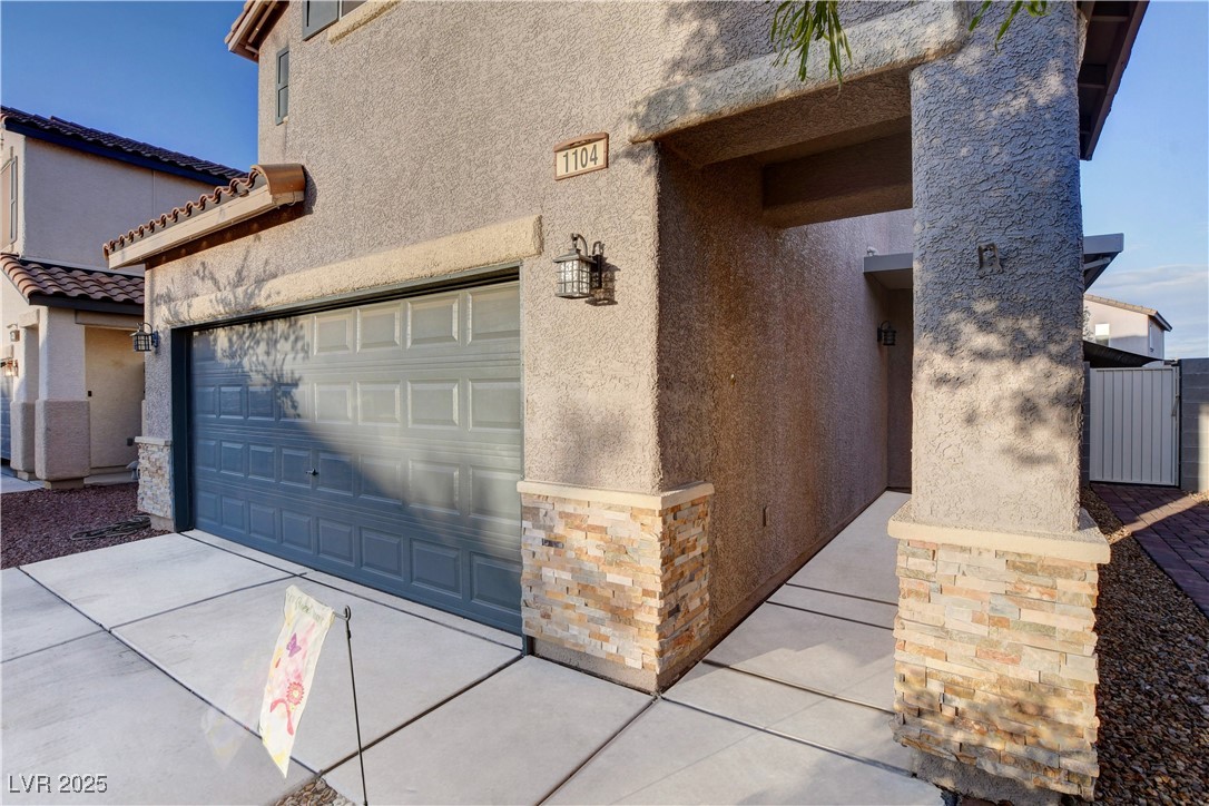 1104 Cactus Rock Street Property Photo 5