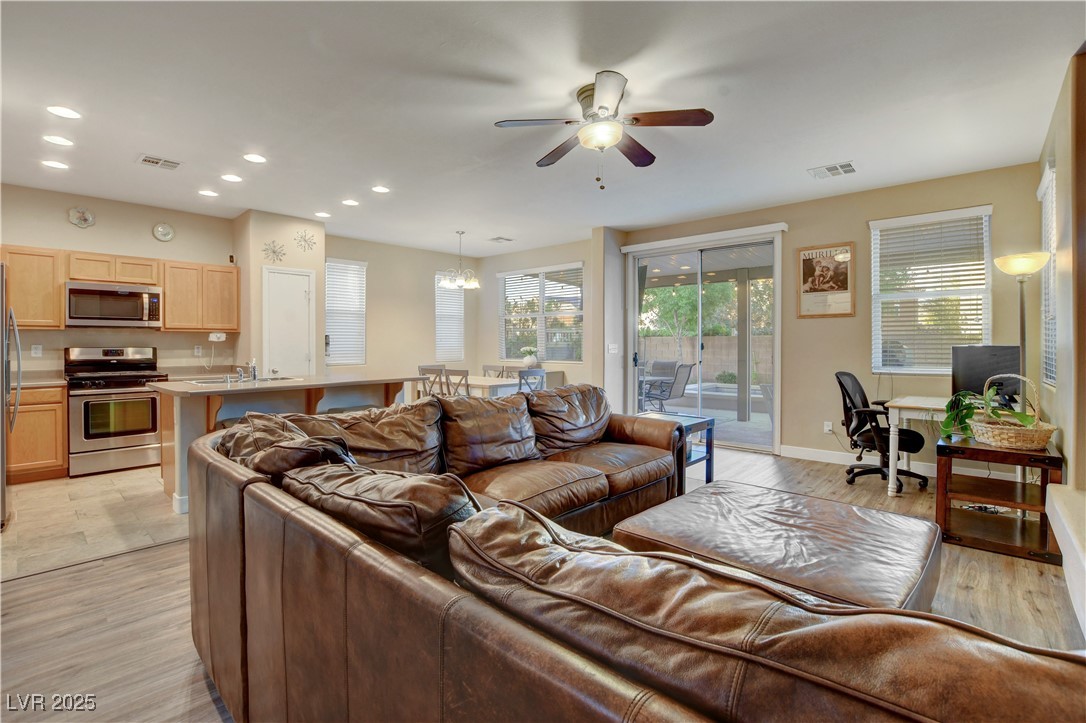 1104 Cactus Rock Street Property Photo 14