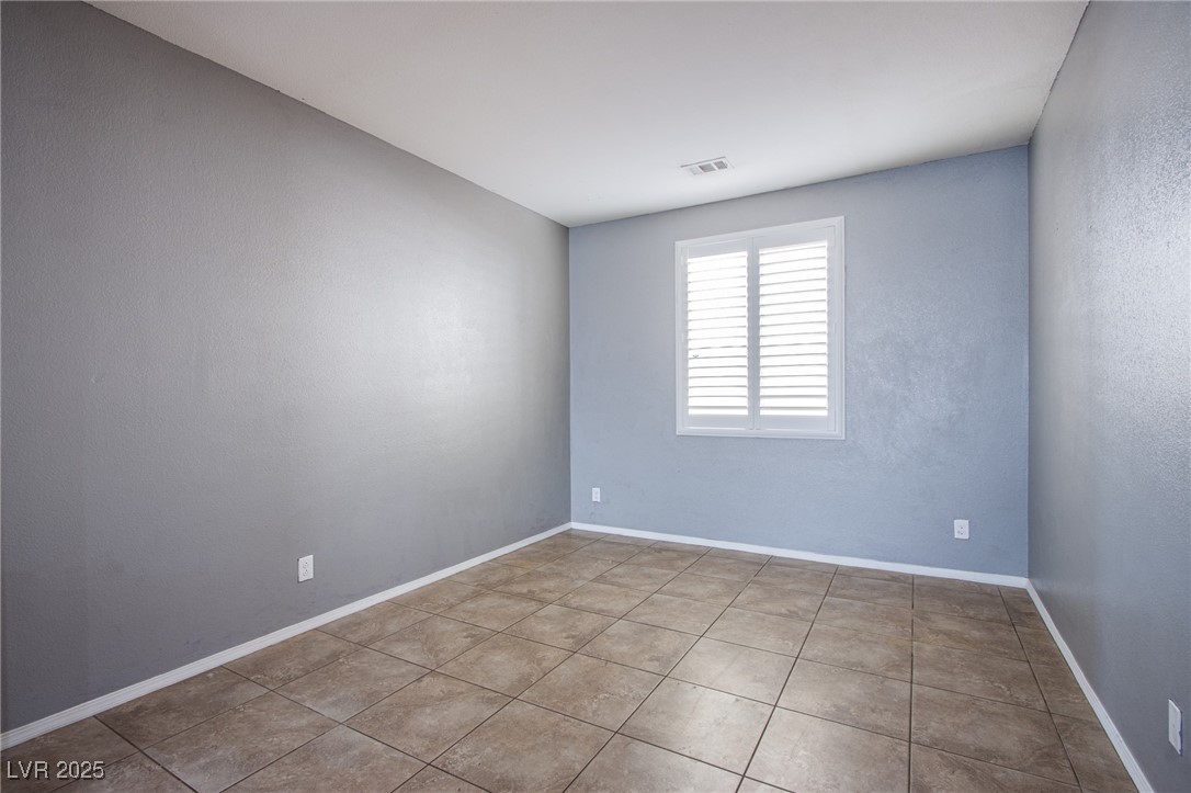 10633 Mount Blackburn Avenue Property Photo 15