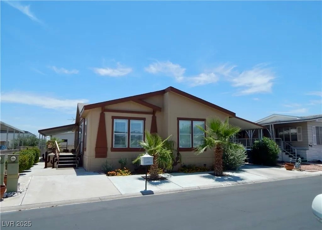 5055 Royal Drive Property Photo 1