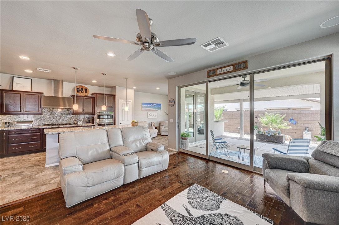 3605 Greenbriar Bluff Avenue Property Photo 11