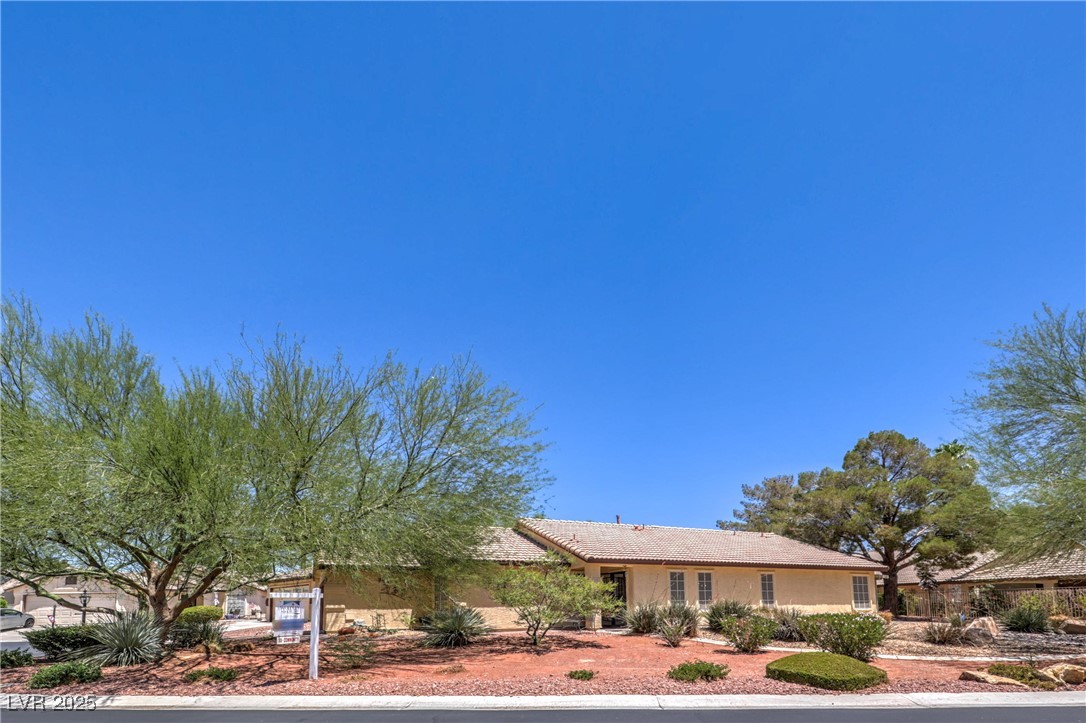 4824 Lawnwood Court Property Photo 3