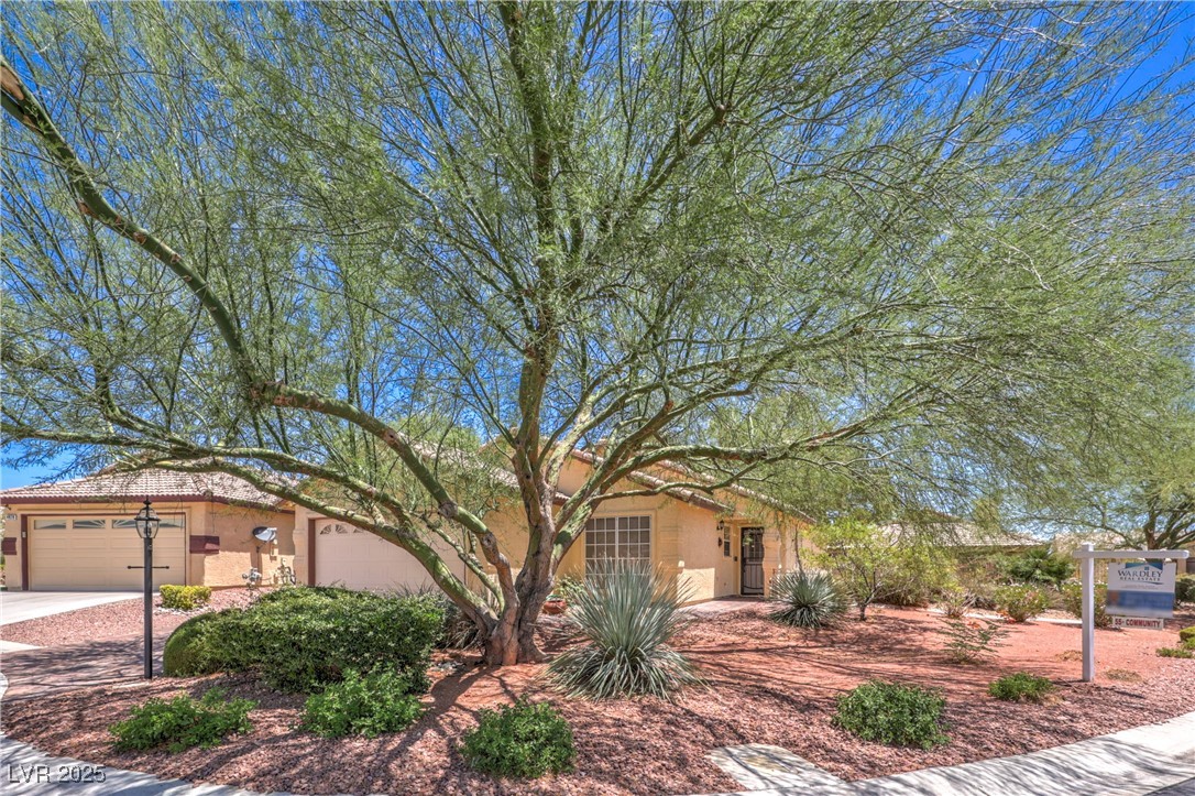 4824 Lawnwood Court Property Photo 4