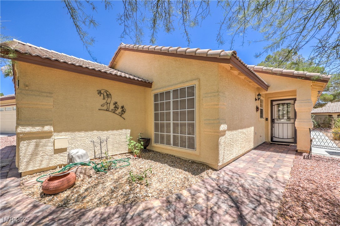 4824 Lawnwood Court Property Photo 6