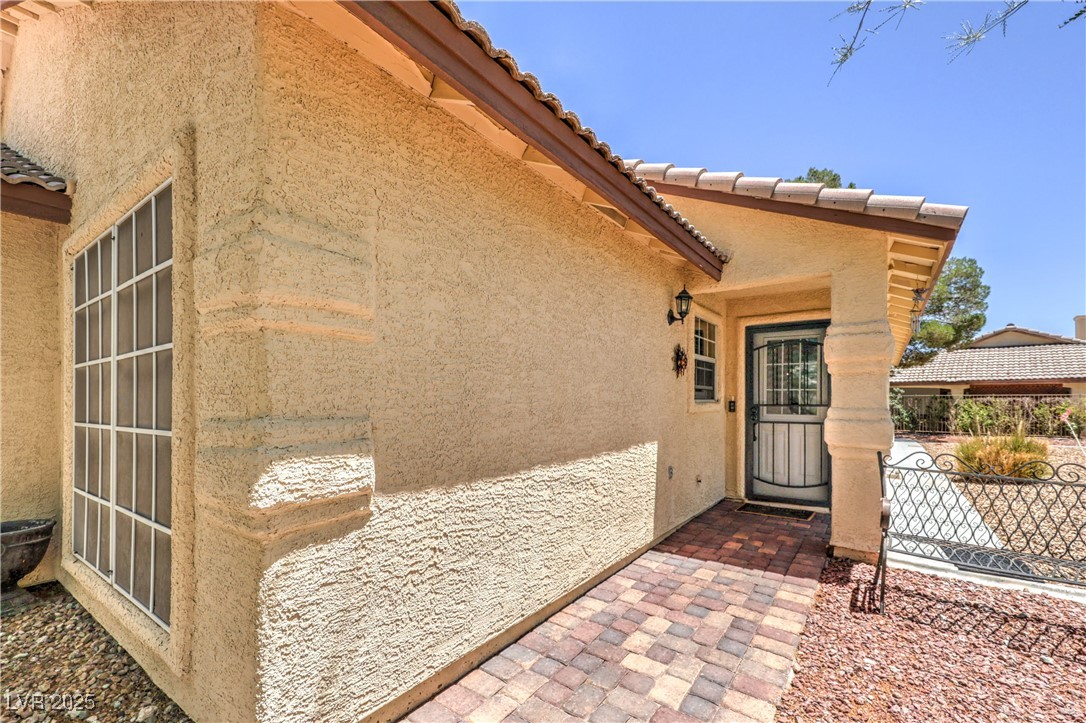 4824 Lawnwood Court Property Photo 7