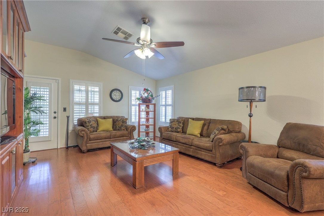 4824 Lawnwood Court Property Photo 16
