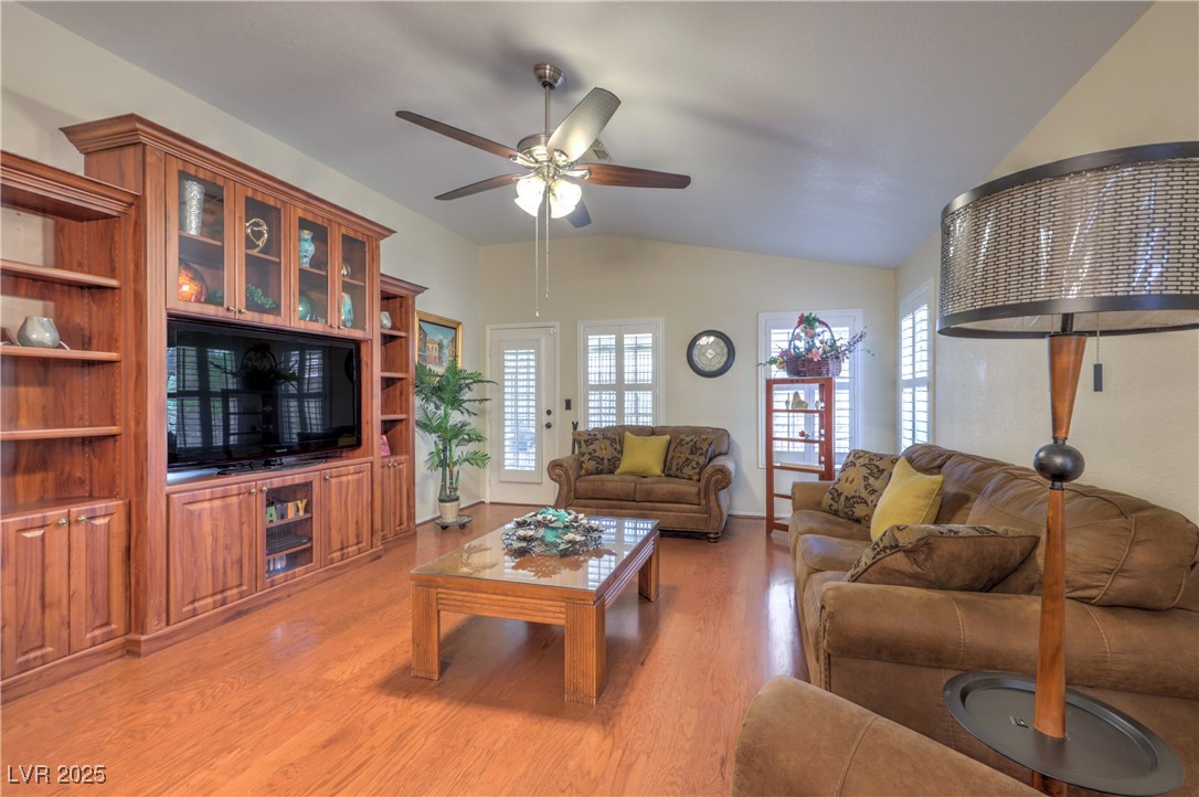 4824 Lawnwood Court Property Photo 17