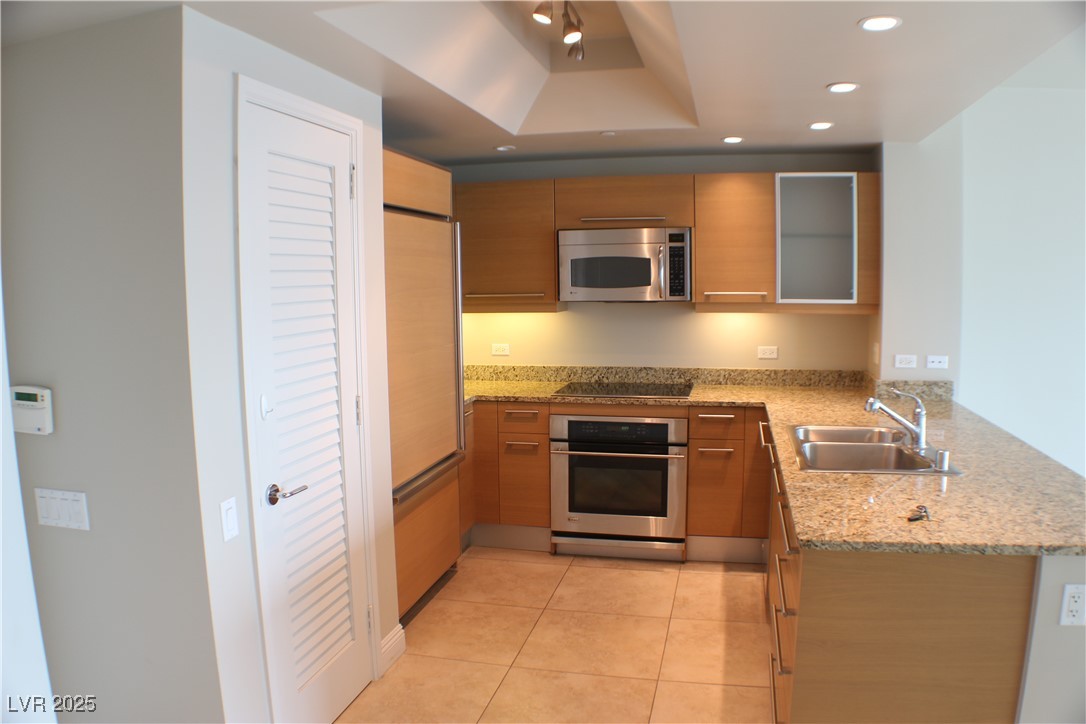 222 Karen Avenue 2103 Property Photo 1