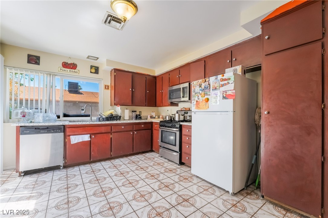 2297 Casey Drive Property Photo 4