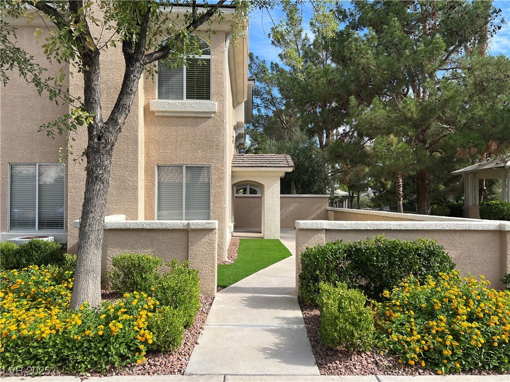 910 Elegant Coral Avenue Property Photo 1