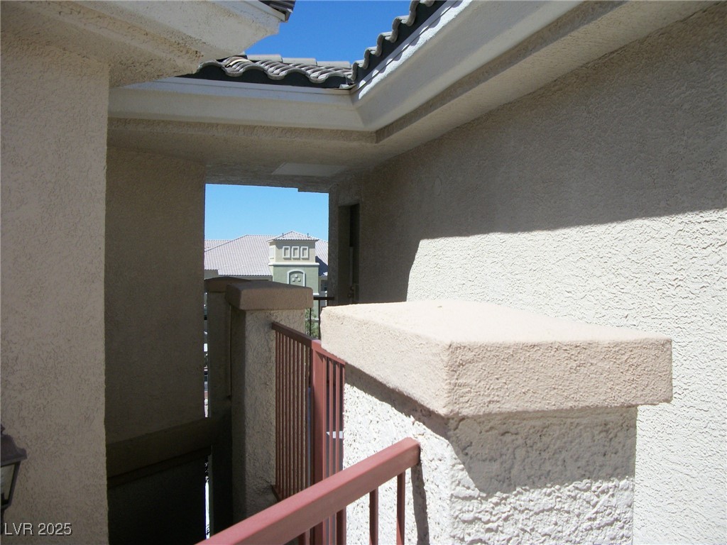 7123 South Durango Drive 302 Property Photo 1